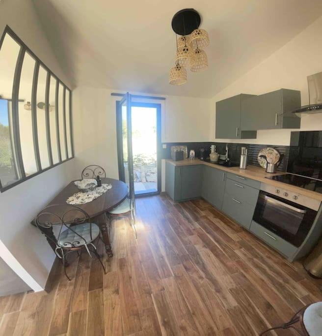 Studio Nimes Bagian luar foto