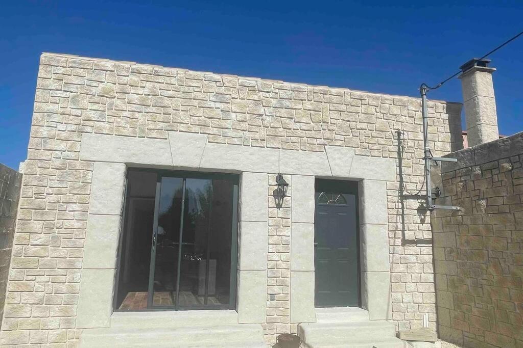 Studio Nimes Bagian luar foto
